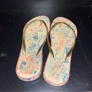 Lilly Pulitzer Gold Slippers with Elegant Design